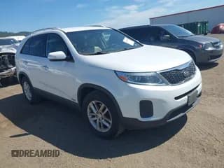 ✅ 2015 Kia Sorento LX • VIN: 5XYKTDA79FG605592 • Lot: 42707792. Listed on IAAI with 165,034 mi. Free auction sales archive from the USA and detailed vehicle history report at DreamBid. Image 1.