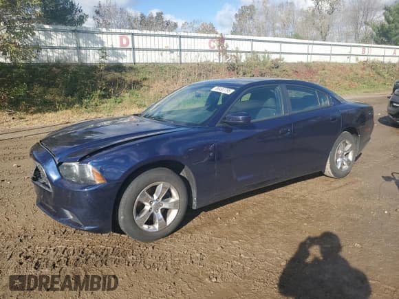 ✅ 2014 Dodge Charger SE • VIN: 2C3CDXBG8EH192859 • Lot: 86493795. Wystawiony na Copart z przebiegiem 181 215 mil. Bezpłatny archiwum sprzedaży aukcyjnych z USA i szczegółowy raport historii pojazdu na DreamBid. Zdjęcie 1.