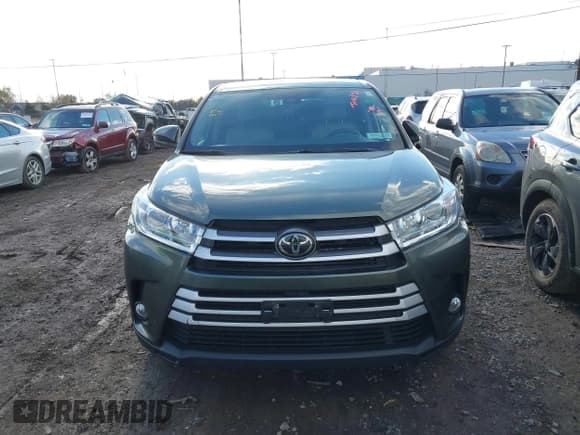 ✅ 2019 Toyota Highlander LE • VIN: 5TDBZRFH9KS950454 • Lot: 43624665. Wystawiony na IAAI z przebiegiem 42 083 mil. Bezpłatny archiwum sprzedaży aukcyjnych z USA i szczegółowy raport historii pojazdu na DreamBid. Zdjęcie 13.