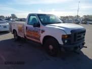✅ 2008 Ford F-250 • VIN: 1FDNF20588EE39162 • Lot: 41338413. Wystawiony na IAAI z przebiegiem 262 123 mil. Bezpłatny archiwum sprzedaży aukcyjnych z USA i szczegółowy raport historii pojazdu na DreamBid. Zdjęcie 1.
