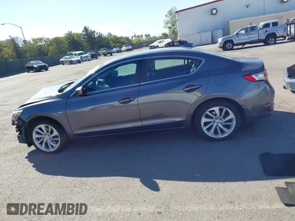 ✅ 2018 Acura ILX • VIN: 19UDE2F37JA004673 • Lot: 43461668. Wystawiony na IAAI z przebiegiem 126 036 mil. Bezpłatny archiwum sprzedaży aukcyjnych z USA i szczegółowy raport historii pojazdu na DreamBid. Zdjęcie 15.