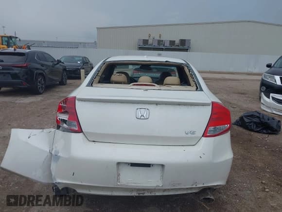 ✅ 2011 Honda Accord EX-L • VIN: 1HGCS2B82BA003664 • Лот: 42621826. Опубликован ранее на IAAI с пробегом 86 075 миль. Бесплатный доступ к архиву аукционных продаж из США и подробный отчёт об истории автомобиля на DreamBid. Изображение 17.