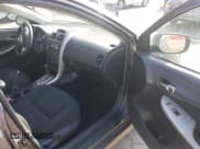 ✅ 2012 Toyota Corolla S • VIN: 5YFBU4EE7CP070923 • Lot: 43044248. Wystawiony na IAAI z przebiegiem 159 560 mil. Bezpłatny archiwum sprzedaży aukcyjnych z USA i szczegółowy raport historii pojazdu na DreamBid. Zdjęcie 5.