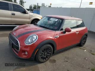 2018 MINI Hardtop Cooper с VIN WMWXP5C53J2G63258, выставлен на аукционе Copart как лот 70393495 с пробегом 54 819 миль миль и Списание • Salvage title. История ставок и продаж доступна на DreamBid. Изображение 1.