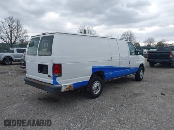 ✅ 2008 Ford Econoline Cargo Commercial • VIN: 1FTSS34L28DA69012 • Lot: 43680462. Wystawiony na IAAI z przebiegiem 192 777 mil. Bezpłatny archiwum sprzedaży aukcyjnych z USA i szczegółowy raport historii pojazdu na DreamBid. Zdjęcie 4.