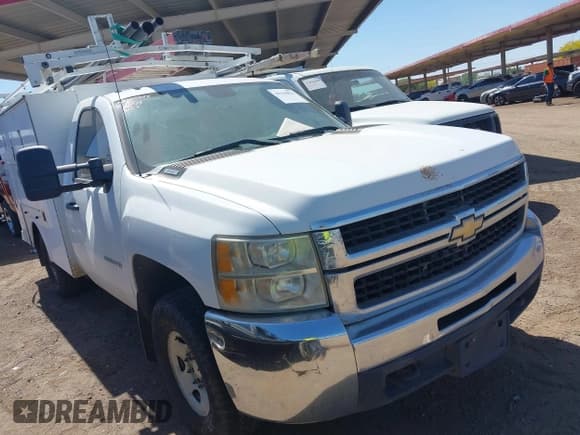 ✅ 2010 Chevrolet Silverado 2500HD • VIN: 1GB3KVBK5AF153253 • Lot: 42129825. Wystawiony na IAAI z przebiegiem 302 599 mil. Bezpłatny archiwum sprzedaży aukcyjnych z USA i szczegółowy raport historii pojazdu na DreamBid. Zdjęcie 1.