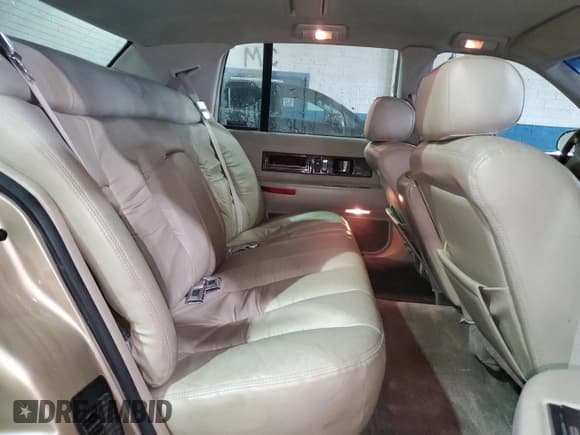 ✅ 1995 Cadillac Fleetwood • VIN: 1G6DW52P5SR715543 • Lot: 51841755. Wystawiony na Copart z przebiegiem 92 222 mil. Bezpłatny archiwum sprzedaży aukcyjnych z USA i szczegółowy raport historii pojazdu na DreamBid. Zdjęcie 10.