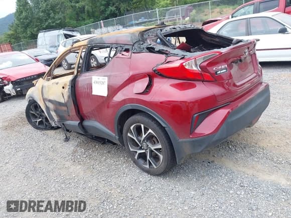 ✅ 2018 Toyota C-HR XLE • VIN: NMTKHMBX4JR042770 • Лот: 43015287. Опубликован ранее на IAAI с пробегом Не указан. Бесплатный доступ к архиву аукционных продаж из США и подробный отчёт об истории автомобиля на DreamBid. Изображение 3.