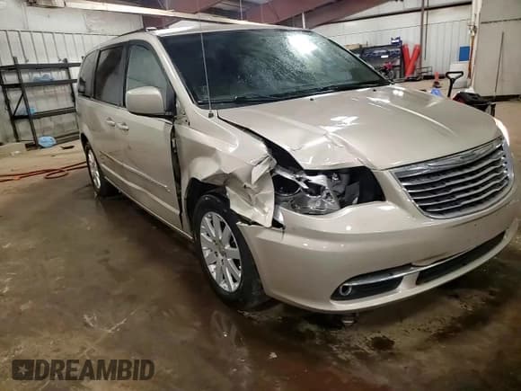 ✅ 2014 Chrysler Town & Country Touring • VIN: 2C4RC1BG7ER144494 • Lot: 89699375. Wystawiony na Copart z przebiegiem 137 183 mil. Bezpłatny archiwum sprzedaży aukcyjnych z USA i szczegółowy raport historii pojazdu na DreamBid. Zdjęcie 14.