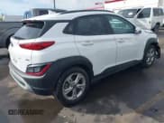 ✅ 2023 Hyundai Kona SEL • VIN: KM8K6CAB4PU937635 • Лот: 43465806. Опубликован ранее на IAAI с пробегом 28 375 миль. Бесплатный доступ к архиву аукционных продаж из США и подробный отчёт об истории автомобиля на DreamBid. Изображение 4.