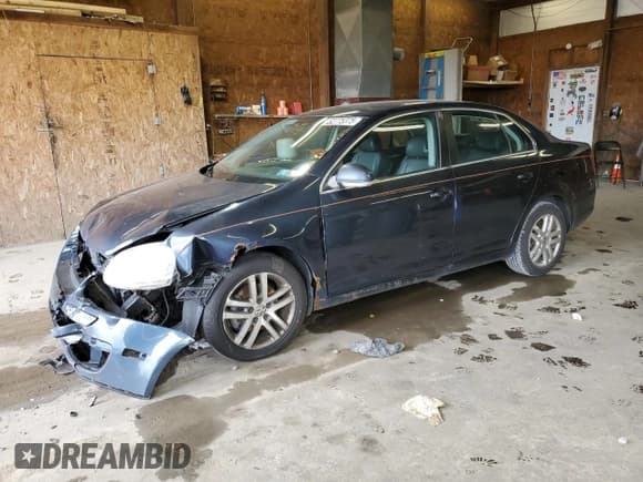 ✅ 2007 Volkswagen Jetta 2.5 • VIN: 3VWRF71K17M050408 • Лот: 52775375. Опубликован ранее на Copart с пробегом 239 493 миль. Бесплатный доступ к архиву аукционных продаж из США и подробный отчёт об истории автомобиля на DreamBid. Изображение 1.