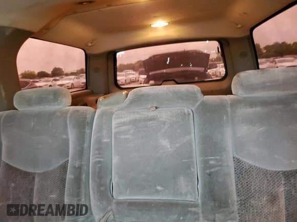 ✅ 2003 Chevrolet Suburban LS • VIN: 3GNEC16Z13G186812 • Лот: 58567425. Опубликован ранее на Copart с пробегом 302 320 миль. Бесплатный доступ к архиву аукционных продаж из США и подробный отчёт об истории автомобиля на DreamBid. Изображение 10.