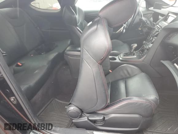 ✅ 2014 Hyundai Genesis Coupe Premium • VIN: KMHHT6KD2EU121301 • Lot: 49536165. Wystawiony na Copart z przebiegiem Nie podano. Bezpłatny archiwum sprzedaży aukcyjnych z USA i szczegółowy raport historii pojazdu na DreamBid. Zdjęcie 10.