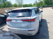 ✅ 2022 Mitsubishi Outlander SEL • VIN: JA4J4VA81NZ017929 • Lot: 42173031. Wystawiony na IAAI z przebiegiem 78 933 mil. Bezpłatny archiwum sprzedaży aukcyjnych z USA i szczegółowy raport historii pojazdu na DreamBid. Zdjęcie 16.