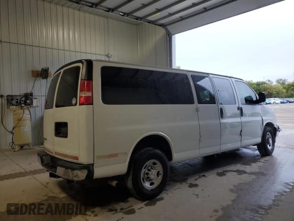 ✅ 2019 Chevrolet Express Passenger LT • VIN: 1GAZGPFG7K1187145 • Lot: 85919295. Wystawiony na Copart z przebiegiem 81 677 mil. Bezpłatny archiwum sprzedaży aukcyjnych z USA i szczegółowy raport historii pojazdu na DreamBid. Zdjęcie 3.
