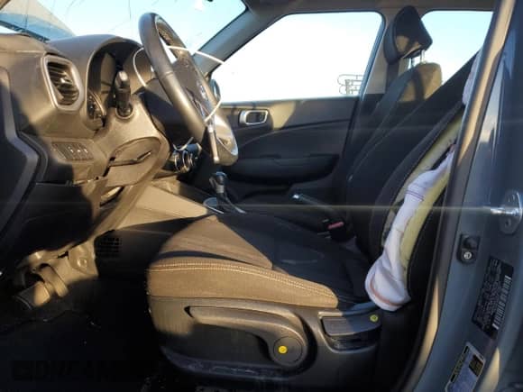 ✅ 2020 Hyundai Venue SEL • VIN: KMHRC8A3XLU034509 • Лот: 83089554. Размещён на Copart с пробегом 58 845 миль миль. Получите бесплатный доступ к архиву аукционных продаж из США и посмотрите подробный отчёт об истории автомобиля на DreamBid. Изображение 7.