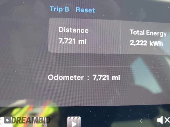 ✅ 2023 Tesla Model 3 Performance • VIN: 5YJ3E1EC1PF492427 • Lot: 41904825. Wystawiony na IAAI z przebiegiem 7 721 mil. Bezpłatny archiwum sprzedaży aukcyjnych z USA i szczegółowy raport historii pojazdu na DreamBid. Zdjęcie 15.