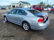 ✅ 2013 Volkswagen Passat SE • VIN: 1VWBN7A38DC127186 • Lot: 43216118. Wystawiony na IAAI z przebiegiem 173 313 mil. Bezpłatny archiwum sprzedaży aukcyjnych z USA i szczegółowy raport historii pojazdu na DreamBid. Zdjęcie 3.