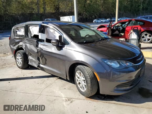 ✅ 2017 Chrysler Pacifica Touring • VIN: 2C4RC1DGXHR695469 • Lot: 87284255. Listed on Copart with 129,899 mi. Free auction sales archive from the USA and detailed vehicle history report at DreamBid. Image 4.