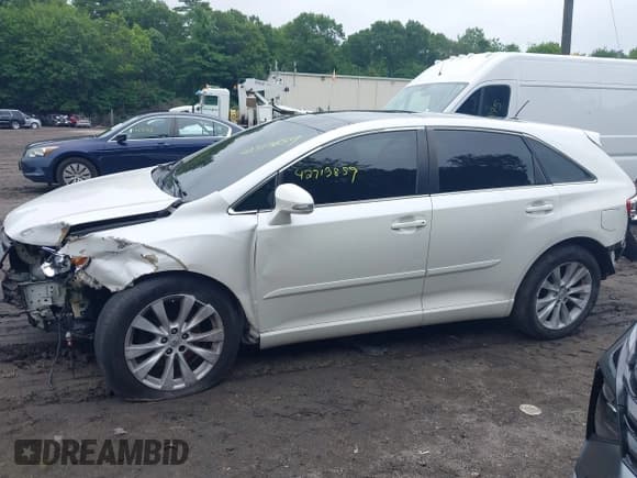 ✅ 2015 Toyota Venza LE • VIN: 4T3BA3BB9FU072079 • Lot: 42713859. Listed on IAAI with 176,907 mi. Free auction sales archive from the USA and detailed vehicle history report at DreamBid. Image 14.