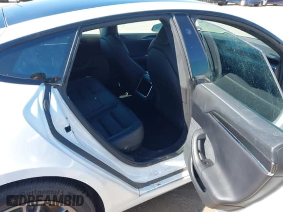 ✅ 2021 Tesla Model S Plaid • VIN: 5YJSA1E69MF453081 • Lot: 43352649. Wystawiony na IAAI z przebiegiem 79 817 mil. Bezpłatny archiwum sprzedaży aukcyjnych z USA i szczegółowy raport historii pojazdu na DreamBid. Zdjęcie 8.