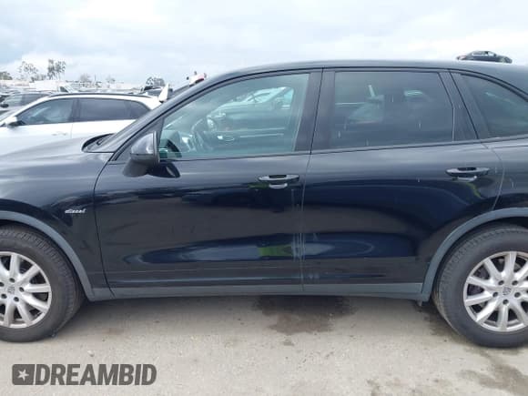 ✅ 2013 Porsche Cayenne Diesel • VIN: WP1AF2A24DLA37084 • Lot: 43752718. Wystawiony na IAAI z przebiegiem 117 038 mil. Bezpłatny archiwum sprzedaży aukcyjnych z USA i szczegółowy raport historii pojazdu na DreamBid. Zdjęcie 15.