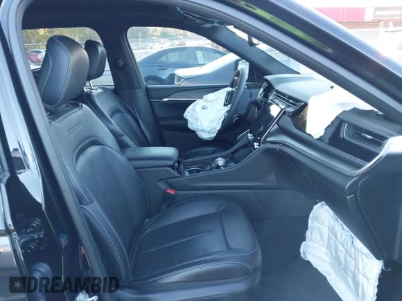 ✅ 2023 Jeep Grand Cherokee Overland • VIN: 1C4RJYD64P8785443 • Lot: 43499710. Listed on IAAI with 18,482 mi. Free auction sales archive from the USA and detailed vehicle history report at DreamBid. Image 5.