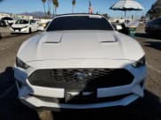 ✅ 2021 Ford Mustang EcoBoost • VIN: 1FATP8UH1M5121657 • Lot: 90483875. Wystawiony na Copart z przebiegiem 68 953 mil. Bezpłatny archiwum sprzedaży aukcyjnych z USA i szczegółowy raport historii pojazdu na DreamBid. Zdjęcie 5.