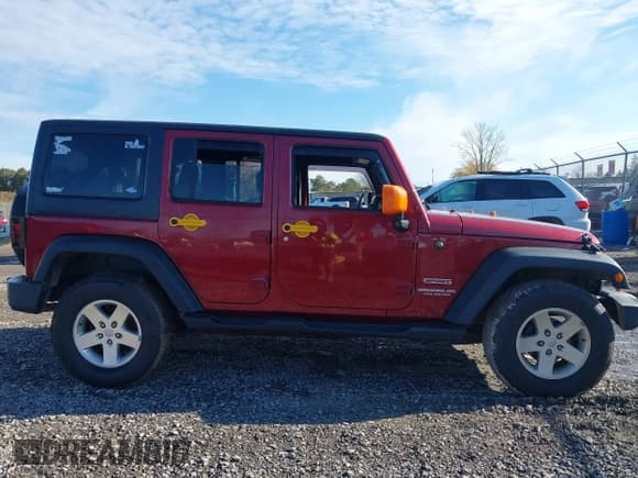 ✅ 2011 Jeep Wrangler Unlimited Sport • VIN: 1J4BA3H18BL529552 • Lot: 43728645. Listed on IAAI with 149,255 mi. Free auction sales archive from the USA and detailed vehicle history report at DreamBid. Image 13.