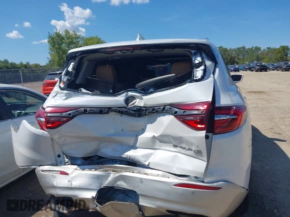 ✅ 2019 Buick Enclave Essence • VIN: 5GAEVAKW9KJ308460 • Лот: 43127154. Опубликован ранее на IAAI с пробегом 86 122 миль. Бесплатный доступ к архиву аукционных продаж из США и подробный отчёт об истории автомобиля на DreamBid. Изображение 16.