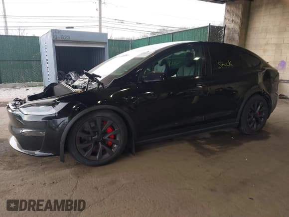✅ 2023 Tesla Model X Plaid • VIN: 7SAXCBE65PF421967 • Lot: 41303524. Wystawiony na IAAI z przebiegiem 17 220 mil. Bezpłatny archiwum sprzedaży aukcyjnych z USA i szczegółowy raport historii pojazdu na DreamBid. Zdjęcie 2.