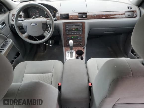 ✅ 2006 Ford Five Hundred SEL • VIN: 1FAFP24136G103214 • Lot: 91218885. Wystawiony na Copart z przebiegiem Nie podano. Bezpłatny archiwum sprzedaży aukcyjnych z USA i szczegółowy raport historii pojazdu na DreamBid. Zdjęcie 8.