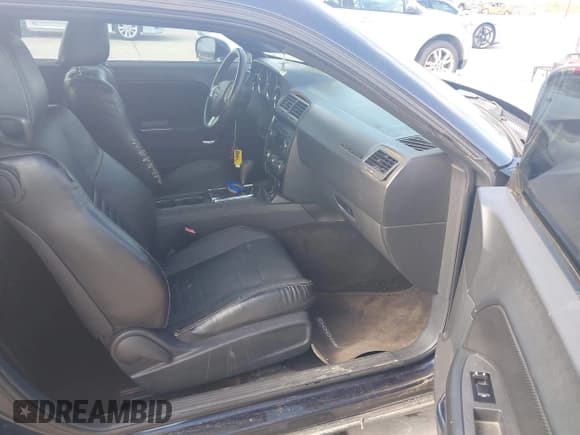 ✅ 2011 Dodge Challenger • VIN: 2B3CJ4DG5BH542655 • Lot: 42580474. Listed on IAAI with 250,322 mi. Free auction sales archive from the USA and detailed vehicle history report at DreamBid. Image 5.