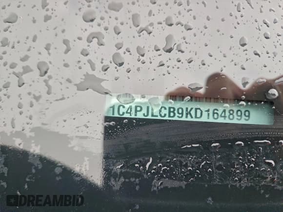 ✅ 2019 Jeep Cherokee Latitude • VIN: 1C4PJLCB9KD164899 • Lot: 92623635. Wystawiony na Copart z przebiegiem 88 838 mil. Bezpłatny archiwum sprzedaży aukcyjnych z USA i szczegółowy raport historii pojazdu na DreamBid. Zdjęcie 13.