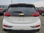 ✅ 2017 Chevrolet Bolt EV LT • VIN: 1G1FW6S02H4188073 • Lot: 82986894. Wystawiony na Copart z przebiegiem 28 749 mil. Bezpłatny archiwum sprzedaży aukcyjnych z USA i szczegółowy raport historii pojazdu na DreamBid. Zdjęcie 6.
