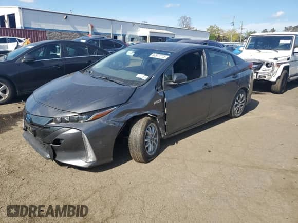 2022 Toyota Prius LE с VIN JTDKAMFP8N3228240, выставлен на аукционе Copart как лот 84977275 с пробегом Не указан миль и Списание • Salvage title. История ставок и продаж доступна на DreamBid. Изображение 1.