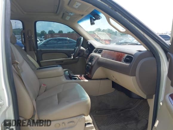 ✅ 2009 Chevrolet Suburban LTZ • VIN: 1GNFC36J79R292877 • Лот: 42577573. Опубликован ранее на IAAI с пробегом 209 101 миль. Бесплатный доступ к архиву аукционных продаж из США и подробный отчёт об истории автомобиля на DreamBid. Изображение 5.