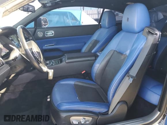 ✅ 2017 Rolls-Royce Wraith • VIN: SCA665C50HUX86780 • Lot: 80215145. Wystawiony na Copart z przebiegiem 23 330 mil. Bezpłatny archiwum sprzedaży aukcyjnych z USA i szczegółowy raport historii pojazdu na DreamBid. Zdjęcie 7.