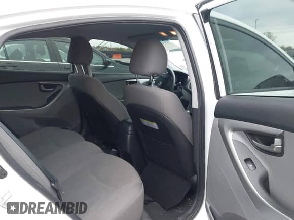 2016 Hyundai Elantra SE с VIN 5NPDH4AE5GH787181, выставлен на аукционе IAAI как лот 43503618 с пробегом 109 526 миль миль и . История ставок и продаж доступна на DreamBid. Изображение 8.