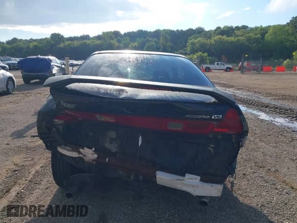 2001 Honda Accord EX с VIN 1HGCG22561A034048, выставлен на аукционе IAAI как лот 43006592 с пробегом 222 154 миль миль и . История ставок и продаж доступна на DreamBid. Изображение 16.