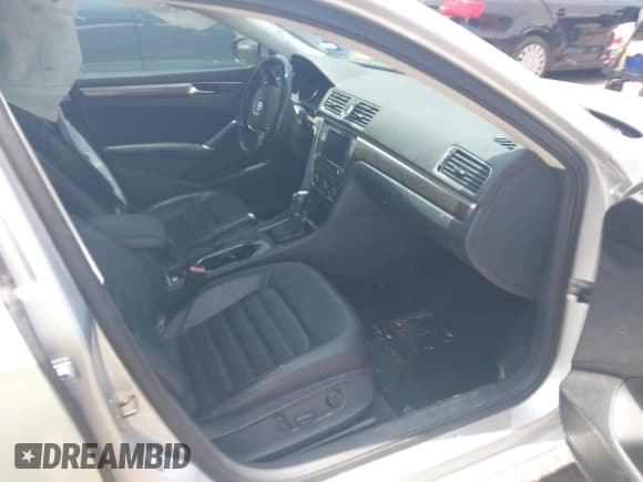 ✅ 2017 Volkswagen Passat SEL Premium • VIN: 1VWCT7A33HC066149 • Lot: 42647112. Listed on IAAI with 289,089 mi. Free auction sales archive from the USA and detailed vehicle history report at DreamBid. Image 5.