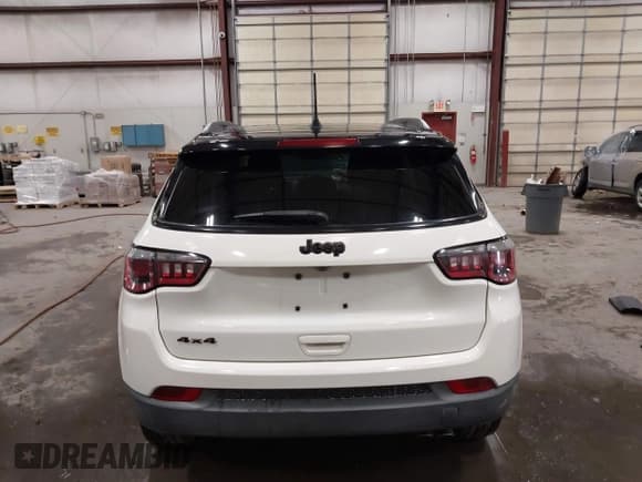 ✅ 2019 Jeep Compass Latitude • VIN: 3C4NJDBB2KT616748 • Lot: 43093628. Listed on IAAI with 87,538 mi. Free auction sales archive from the USA and detailed vehicle history report at DreamBid. Image 17.