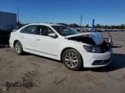 ✅ 2017 Volkswagen Passat S • VIN: 1VWAT7A34HC014438 • Лот: 82577825. Опубликован ранее на Copart с пробегом 61 166 миль. Бесплатный доступ к архиву аукционных продаж из США и подробный отчёт об истории автомобиля на DreamBid. Изображение 4.