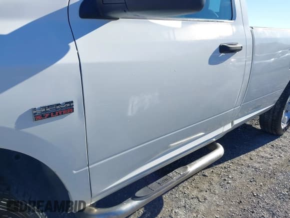 ✅ 2020 Ram 1500 Tradesman • VIN: 3C6JR7DT8LG211199 • Lot: 43766734. Listed on IAAI with 122,403 mi. Free auction sales archive from the USA and detailed vehicle history report at DreamBid. Image 6.