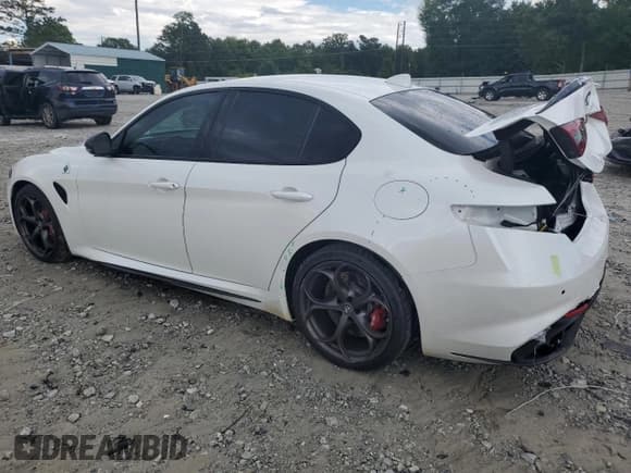 ✅ 2021 Alfa Romeo Giulia Quadrifoglio • VIN: ZARFAMEV6M7648559 • Lot: 60472794. Wystawiony na Copart z przebiegiem 22 622 mil. Bezpłatny archiwum sprzedaży aukcyjnych z USA i szczegółowy raport historii pojazdu na DreamBid. Zdjęcie 2.
