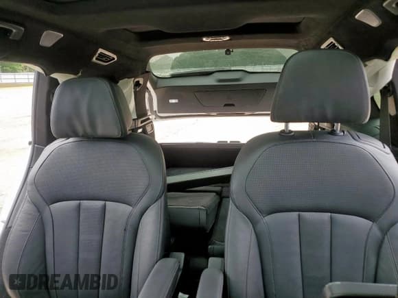 ✅ 2020 BMW X7 M50i • VIN: 5UXCX6C05L9C38130 • Lot: 71829275. Listed on Copart with 86,202 mi. Free auction sales archive from the USA and detailed vehicle history report at DreamBid. Image 10.