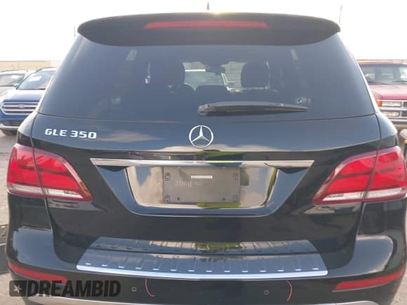 ✅ 2016 Mercedes-Benz GLE 350 • VIN: 4JGDA5JB0GA635425 • Lot: 43085233. Wystawiony na IAAI z przebiegiem 93 870 mil. Bezpłatny archiwum sprzedaży aukcyjnych z USA i szczegółowy raport historii pojazdu na DreamBid. Zdjęcie 17.