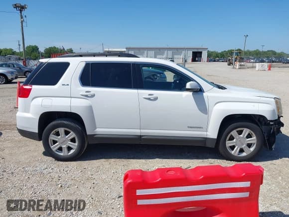 ✅ 2016 GMC Terrain SLE • VIN: 2GKFLNE34G6113473 • Lot: 42567540. Wystawiony na IAAI z przebiegiem 51 463 mil. Bezpłatny archiwum sprzedaży aukcyjnych z USA i szczegółowy raport historii pojazdu na DreamBid. Zdjęcie 12.