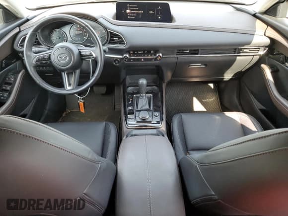 ✅ 2024 Mazda CX-30 Premium • VIN: 3MVDMBDY5RM616268 • Лот: 64240055. Опубликован ранее на Copart с пробегом 2 479 миль. Бесплатный доступ к архиву аукционных продаж из США и подробный отчёт об истории автомобиля на DreamBid. Изображение 8.