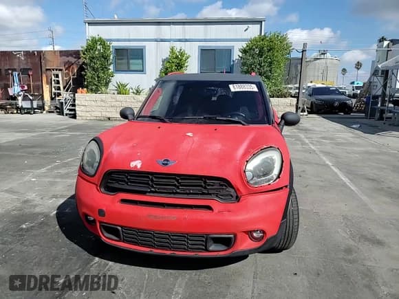 ✅ 2015 MINI Countryman S • VIN: WMWZC3C52FWT05414 • Lot: 81888335. Wystawiony na Copart z przebiegiem 83 976 mil. Bezpłatny archiwum sprzedaży aukcyjnych z USA i szczegółowy raport historii pojazdu na DreamBid. Zdjęcie 13.